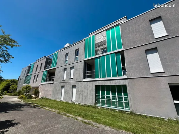 Studio 1 pièce 27 m²