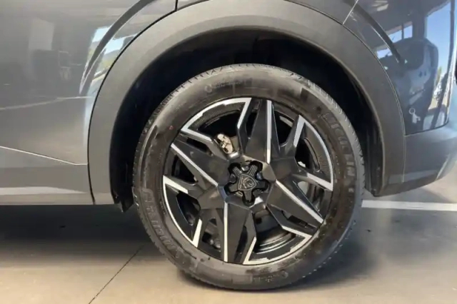 Peugeot 3008 hybrid 136 e-dcs6 — photo 12
