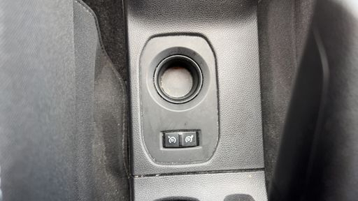 Dacia Duster 1.3 Tce 130 - Prestige – 2021 – 108396 km – Essence – Boîte Manuelle — photo 13