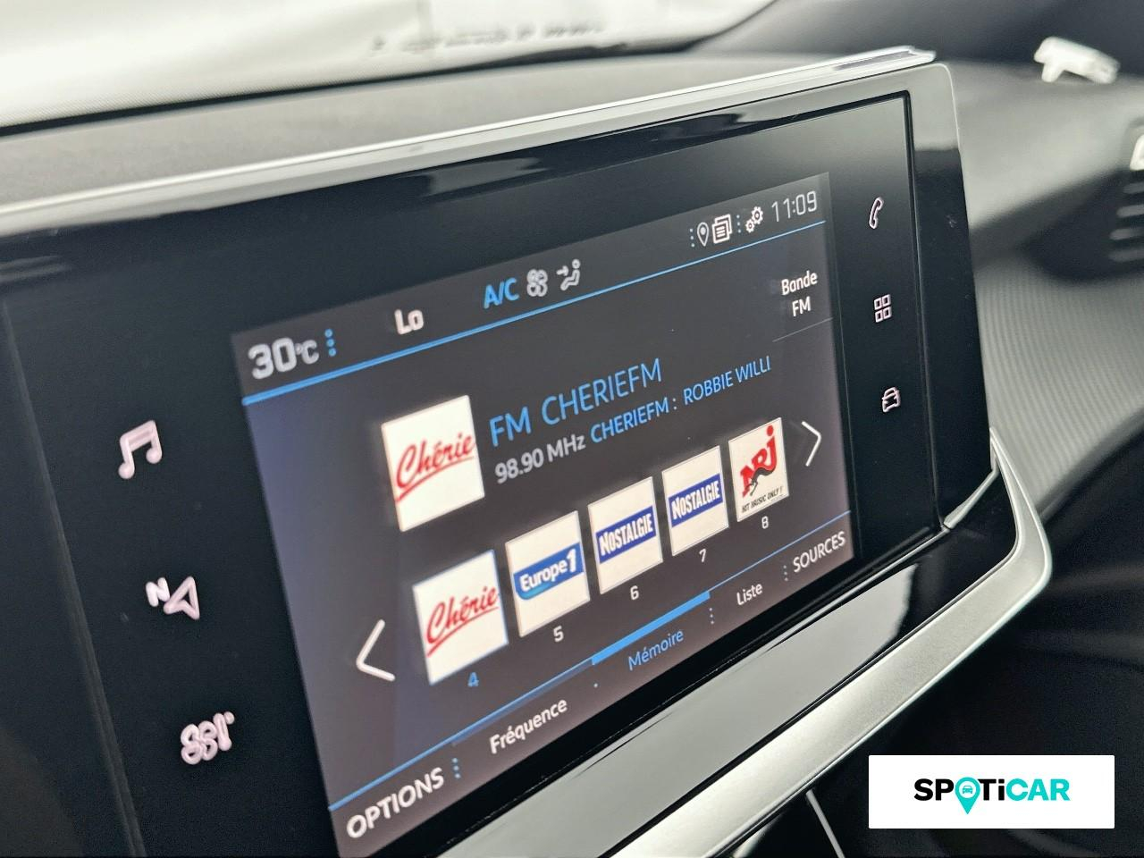 Peugeot 2008 1.2 puretech 100ch s&s style — photo 13