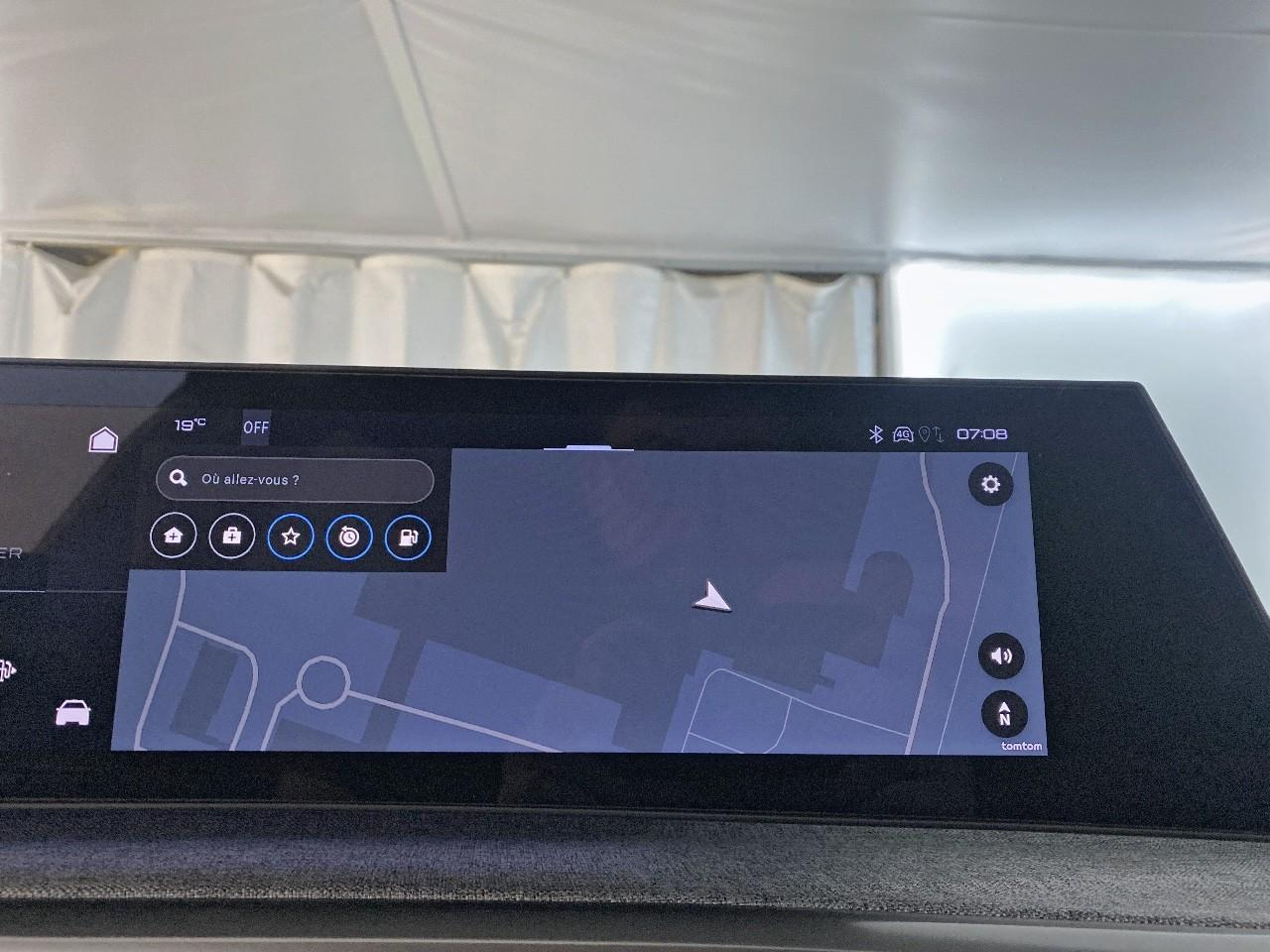 Peugeot 5008 hybrid 145 ch e-dcs6 allure — photo 14