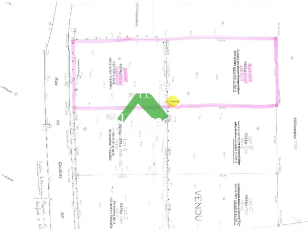 Terrain 900 m²