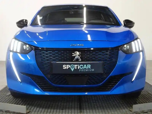 Peugeot 208 e- 136ch gt pack — photo 6