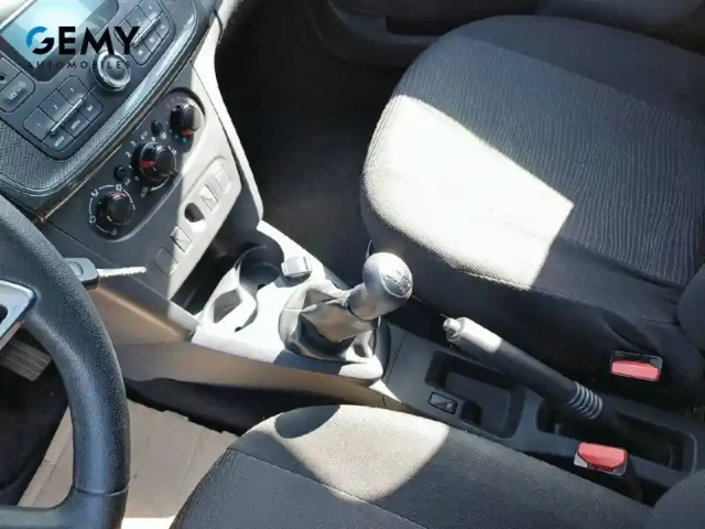 Dacia Sandero sce 75 — photo 12