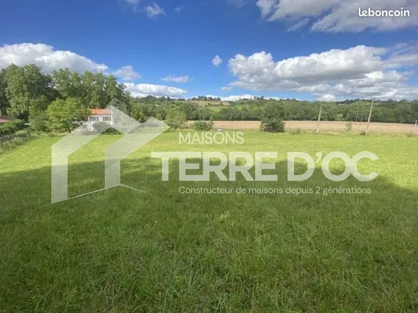 Terrain 700 m² Auriac Sur Vendinelle