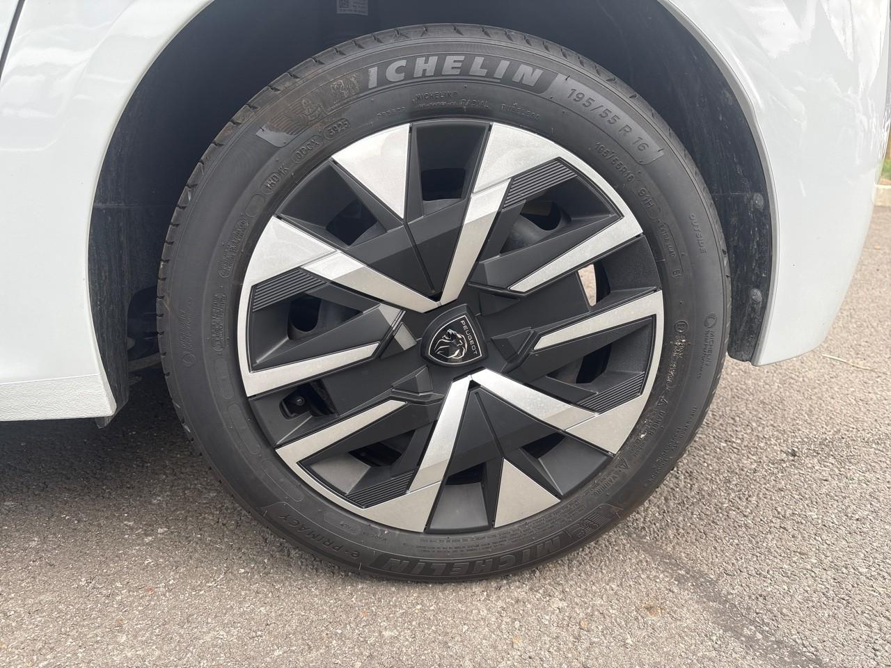 Peugeot 208 1.2 100ch s&s style — photo 11