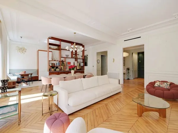 Appartement 6 pièces 230 m²