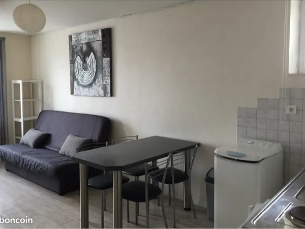 Les Couets Bouguenais, studio meublé