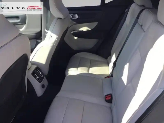 Volvo Xc40 t5 recharge 180+82 ch dct7 — photo 9