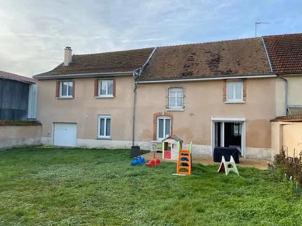 Maison de Village 5 chambres et jardin clos