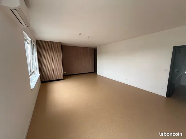 Appartement T4 de 90 m² - 3 chambres - Climatisation - Résidence calme - Crespin