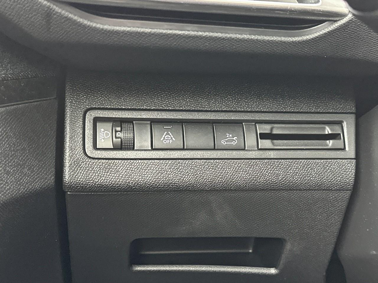 Peugeot 3008 puretech 130ch s&s eat8 allure pack — photo 16