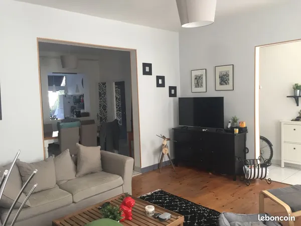 Maison 140 m² - 4 chambres - 2 salles de bains - Extérieur - Châtellerault