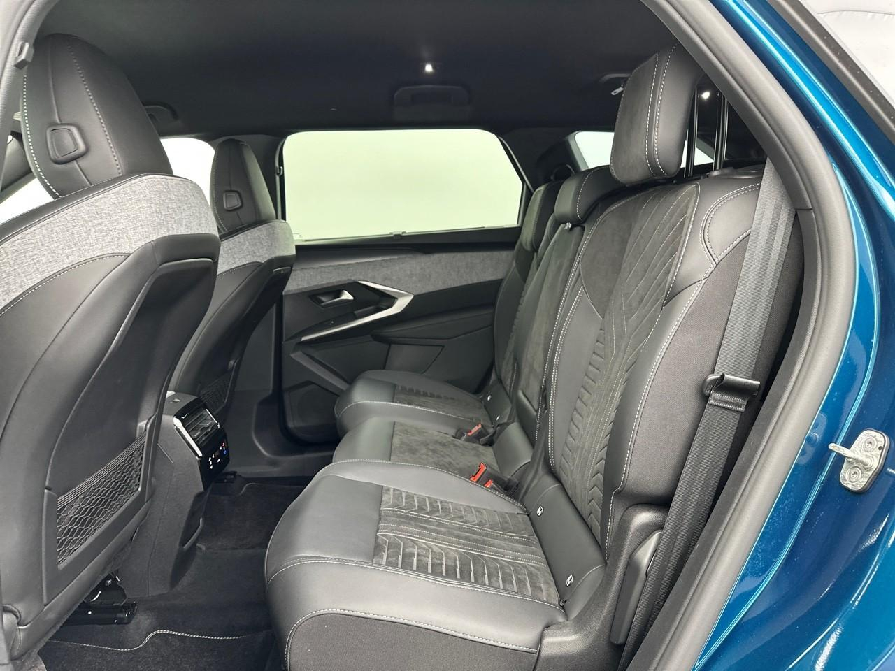 Peugeot 5008 hybrid 145 ch e-dcs6 gt — photo 12