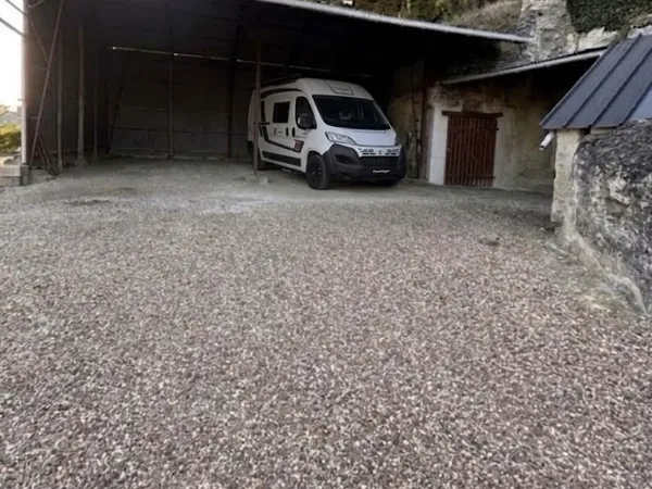 Emplacement, camping-car, caravanes...