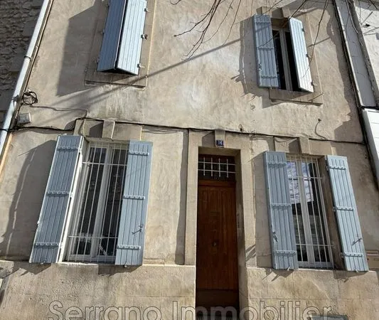 Studio 98 m² Chateaurenard
