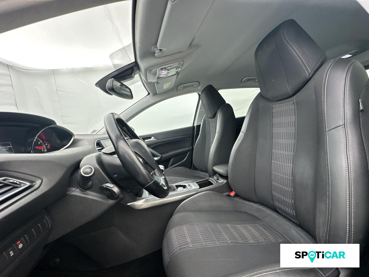 Peugeot 308 1.2 puretech 130ch &euro;6.c s&s allure — photo 9