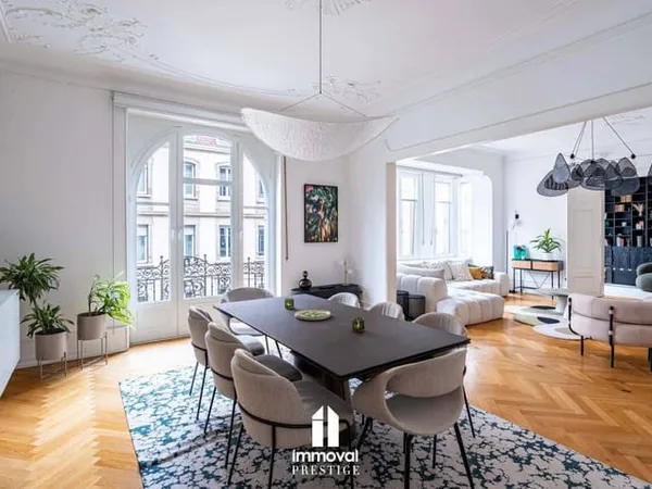 Appartement 6 pièces 198 m²