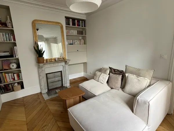 Loue appartement rénové 40m² meublé 1 chambre Paris 9ème