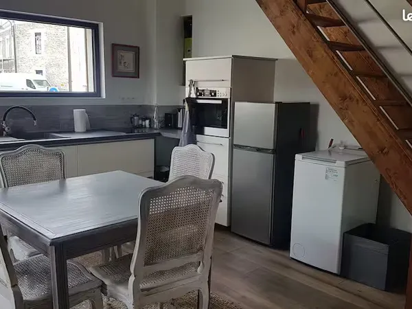 Maison, jardin clos, Combrée centre bourg