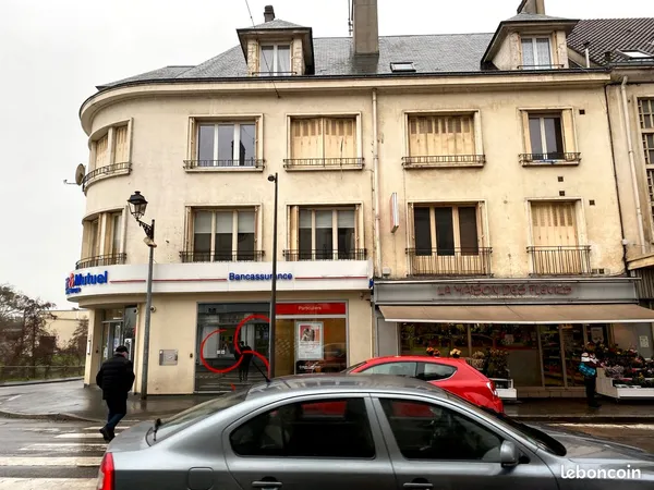 T4 de 92 m² - centre ville - 3 chambres - 2e étage - double vitrage - chauffage individuel - garage 