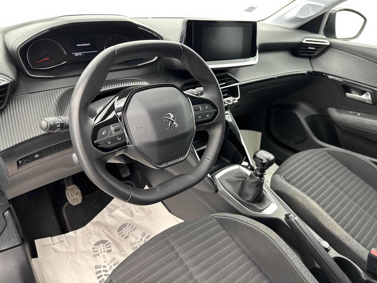 Peugeot 208 puretech 100 s&s bvm6 style — photo 8