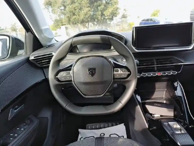 Peugeot 208 electrique 54 kwh 156ch — photo 9