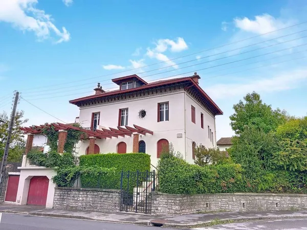 Maison individuelle 10 pièces 300 m²