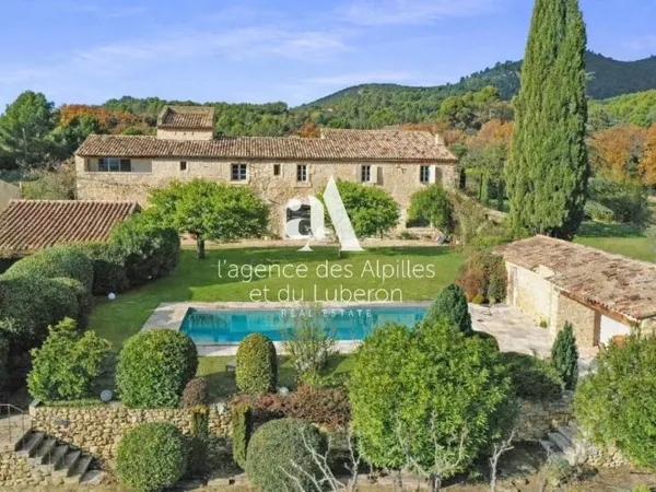 EXCLUSIVITÉ-PROCHE DE LOURMARIN -MAS DE PRESTIGE VUES PANORAMIQU