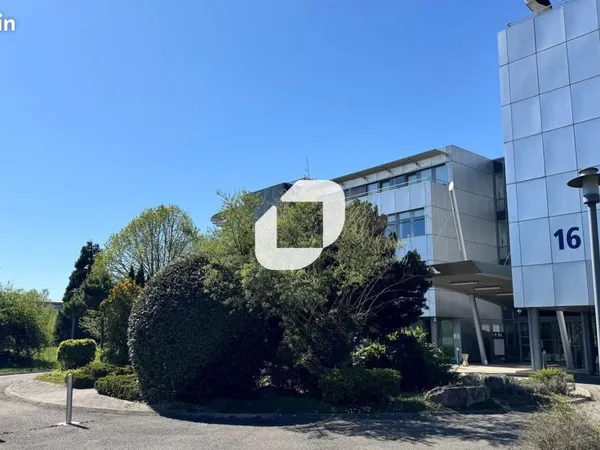 Bureaux 958 m²