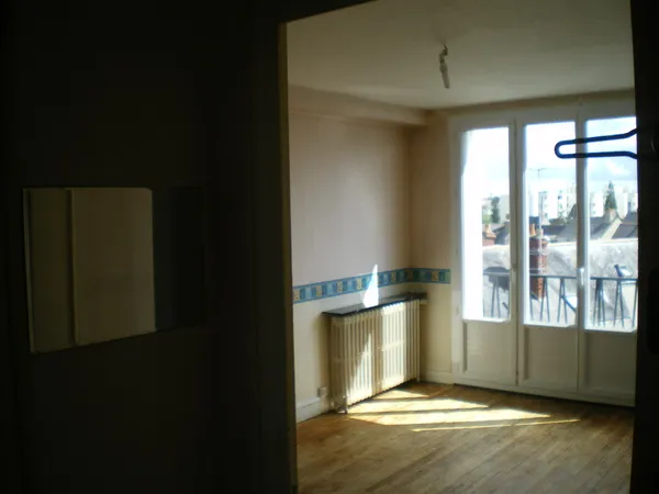 Loue T3 (2 chambres) 50m² à Angers UCO Madeleine