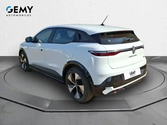 Renault Megane e-tech ev40 130ch standard charge — photo 7