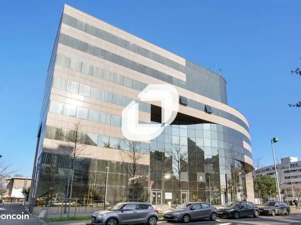 Bureaux 3 226 m²