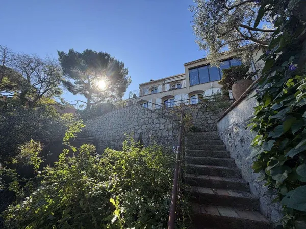 Maison 8 pièces 200 m²