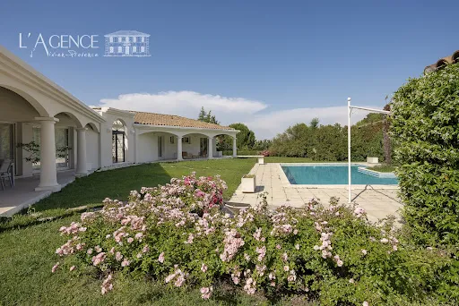 Maison 6 pièces 215 m²