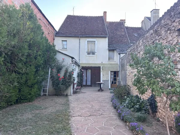 A VENDRE - Maison T5 avec garage, jardin et dépendance à Sai