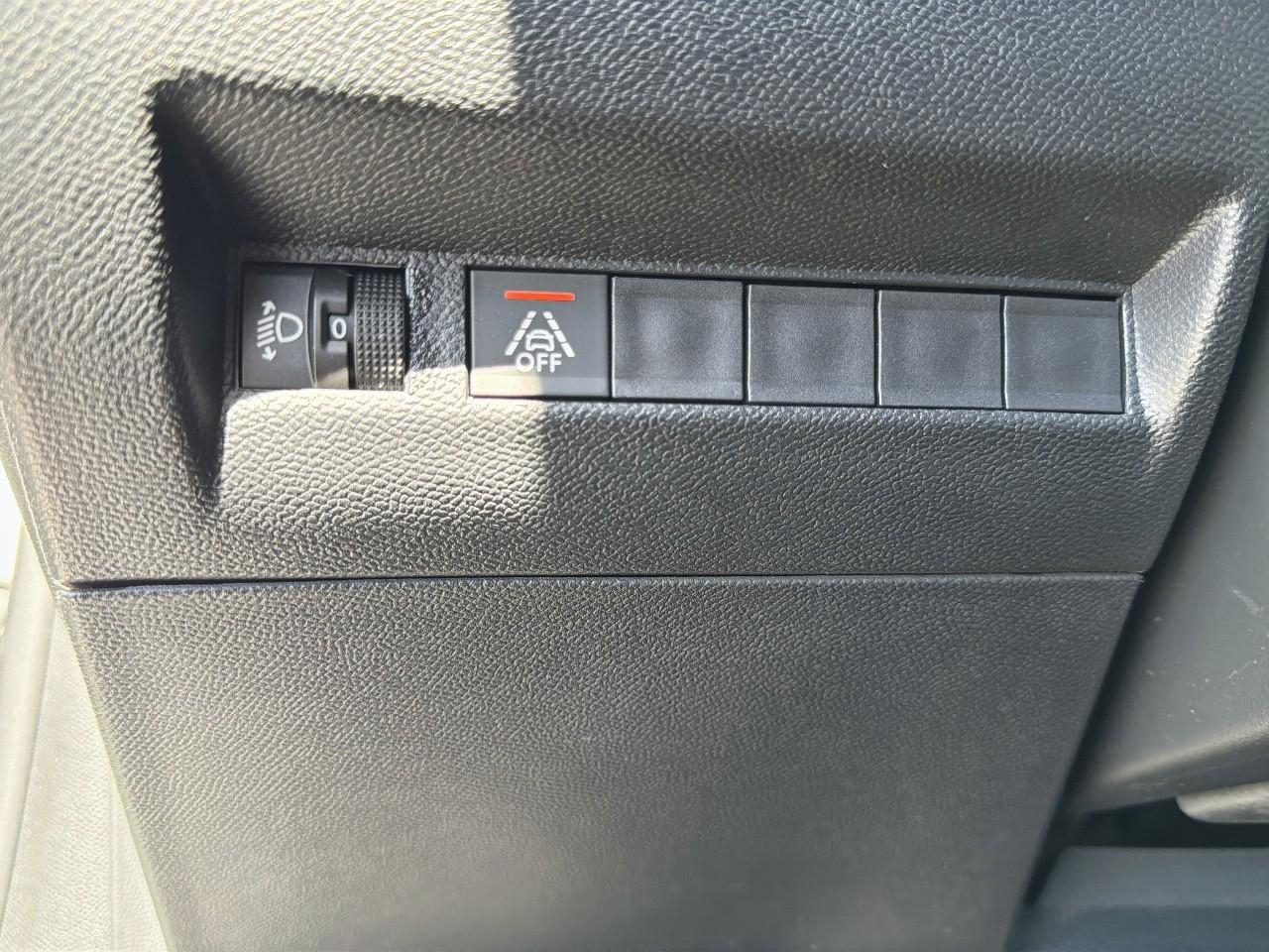 Peugeot 208 puretech 100 s&s eat8 allure — photo 22