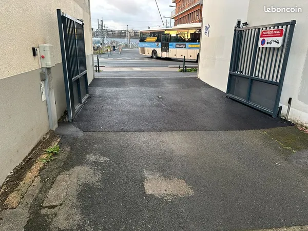 Parking Rennes, gare boulevard Solférino, Vendu loué ou vide