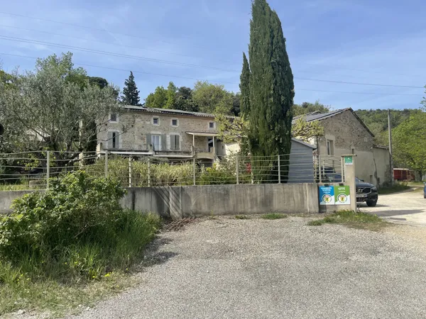 SAINT PERAY - GRANDE BATISSE AVEC TERRAIN DE 4200 M2