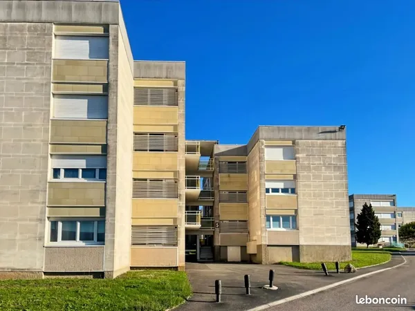 Appartement 4 pièces 1 050 m²