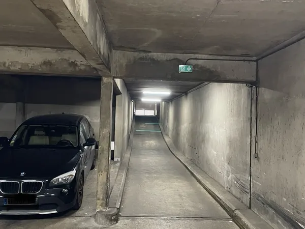 Vends parking 13m²