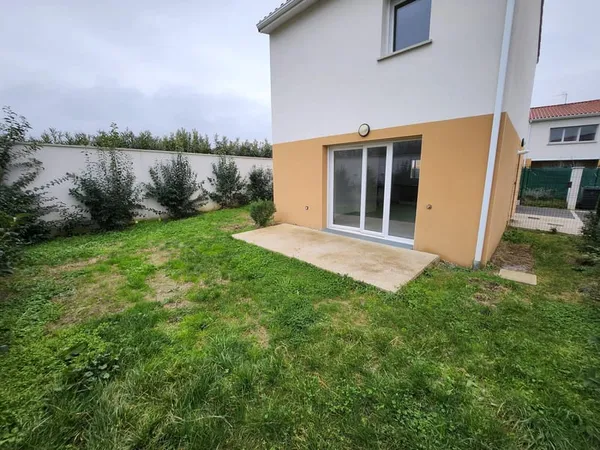 À LOUER VILLA 3 PIÈCES AVEC 2 PARKINGS SAINT-JORY