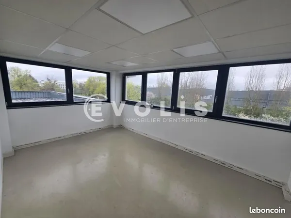 Local d'activité 388 m²