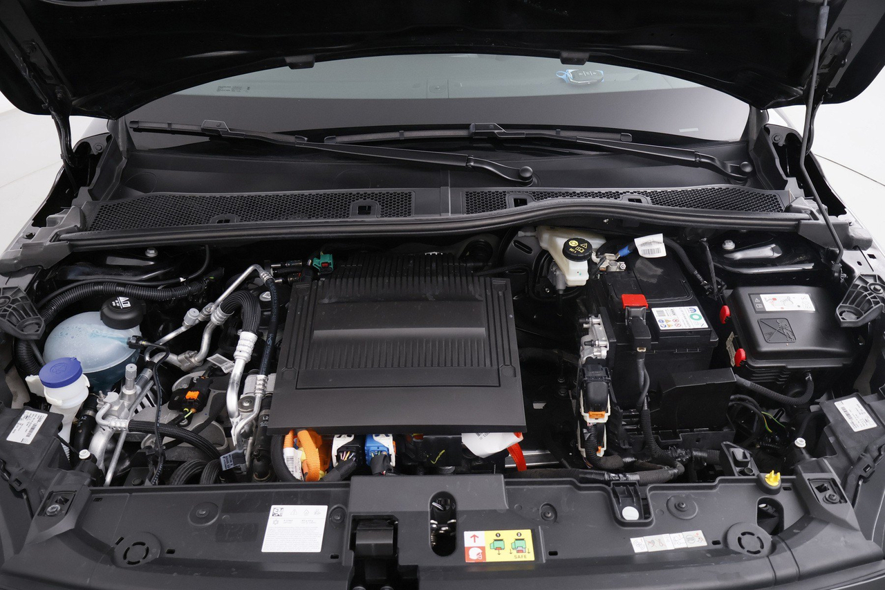 Peugeot 208 — photo 32