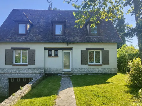 TRES BELLE MAISON DE MAITRE RENOVEE AVEC SOUS TOTAL DE 160 M2 HAB SUR 2000 M2 DE TERRAIN CLOS AU CAL