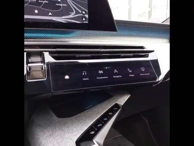 Peugeot 3008 hybrid 136 e-dcs6 gt 5p — photo 21