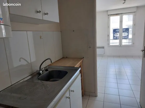 Loue studio 18m² à LYON 8è (proche LYON 7è)