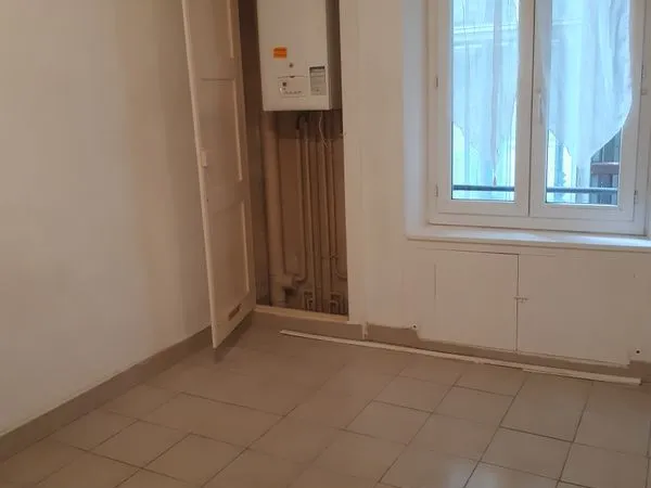 À VENDRE - T3 DUPLEX 55 m² - CENTRE DE VOIRON - CALME - CAVE