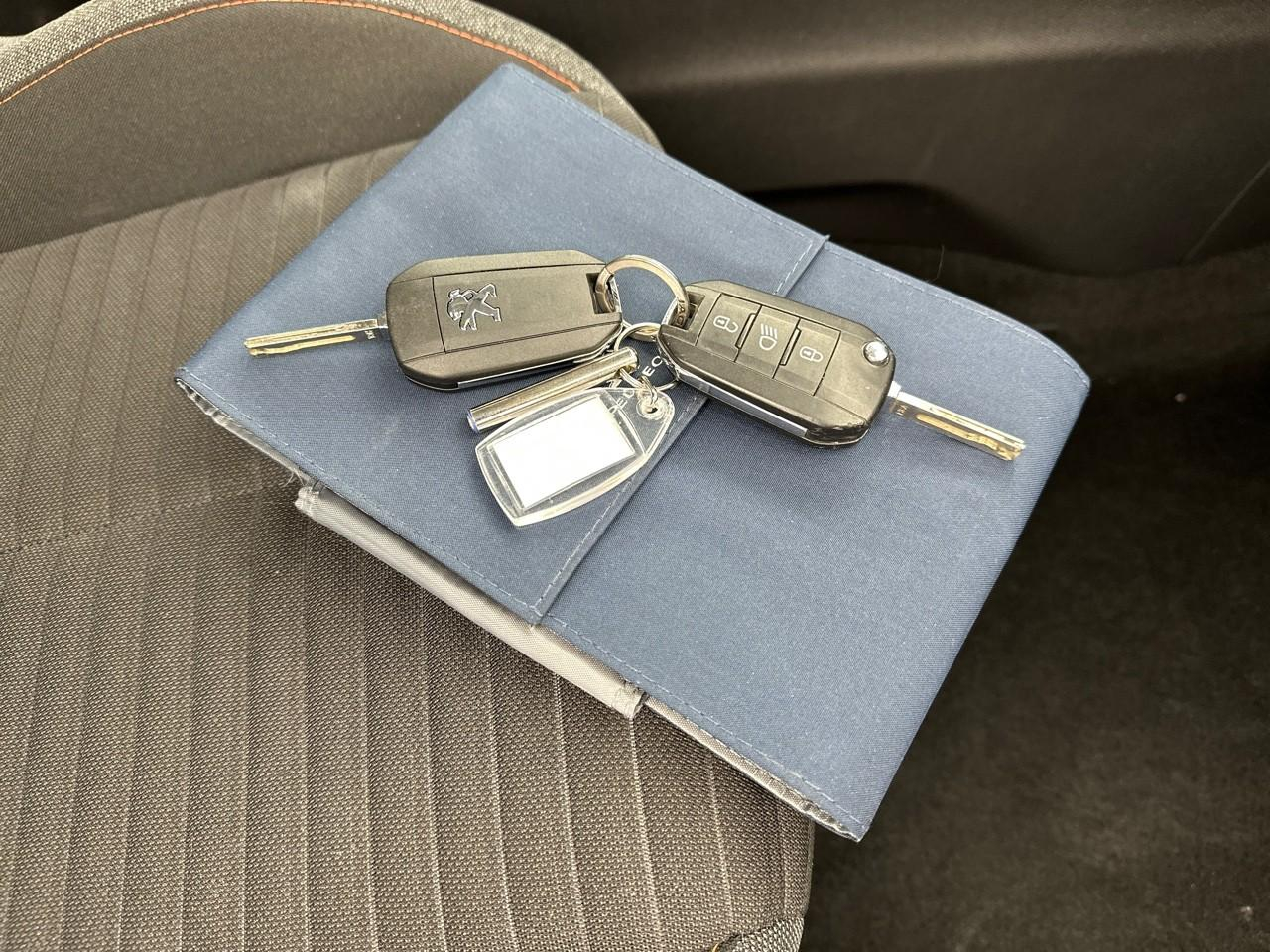 Peugeot 208 puretech 75 s&s bvm5 active business — photo 31