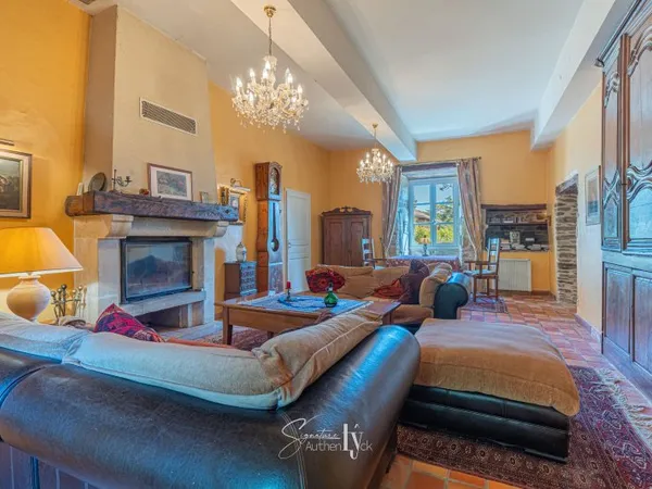 Maison 12 pièces 288 m²